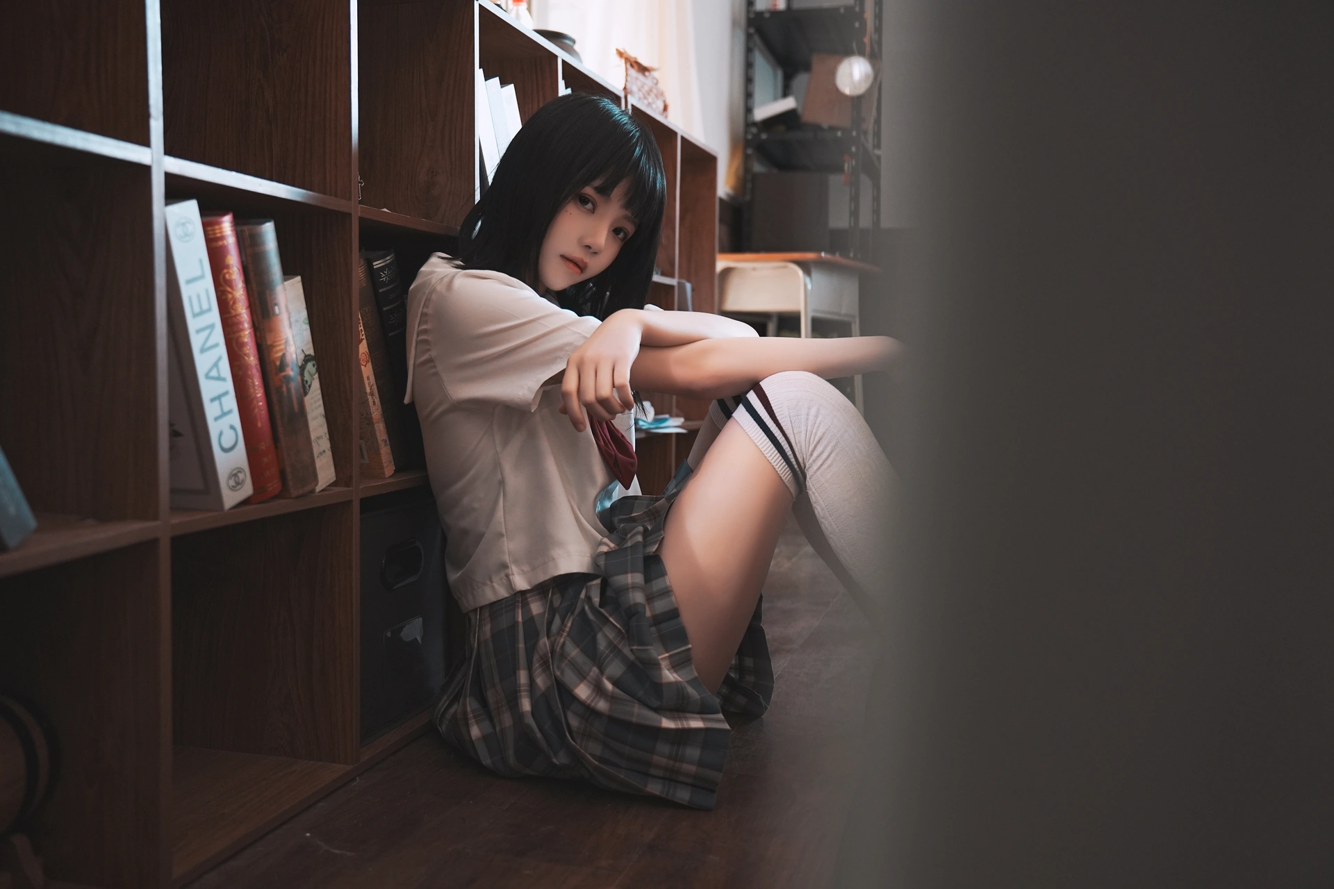 青春回响中的定格——桜桃喵《教室死库水》写真赏析