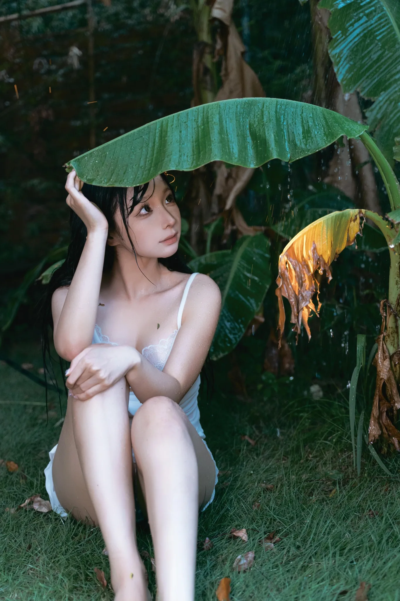 雨中的呢喃:蠢沫沫的静谧瞬间