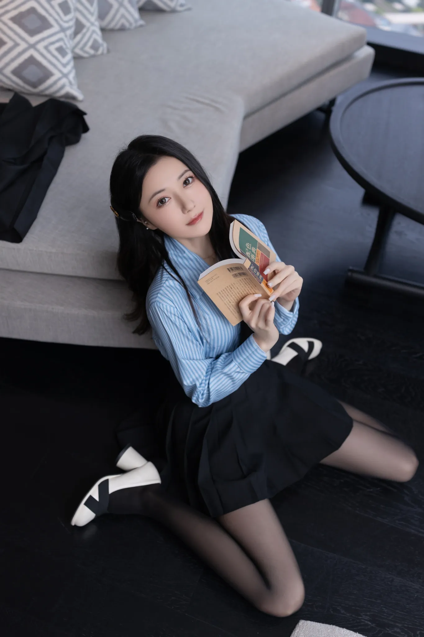青春悄然绽放——鱼子酱Fish的“校园少女”写真物语